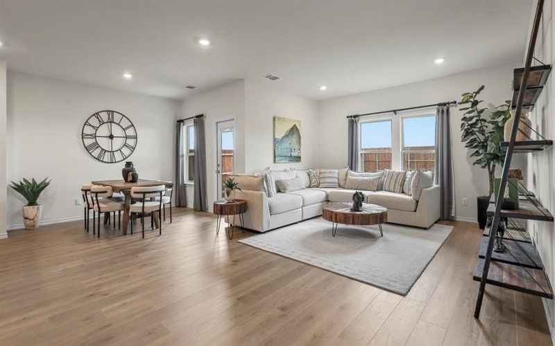 806 Barton Drive, Ennis, TX 75119, 4 Bedrooms Bedrooms, ,3 BathroomsBathrooms,Residential,For Sale,806 Barton Drive,0,21029363