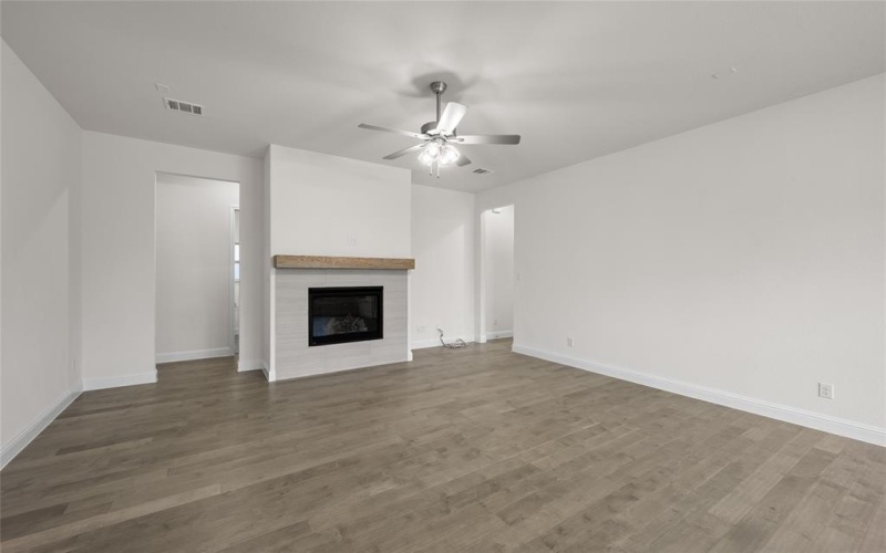 1021 Allegheny Court, Burleson, TX 76028, 4 Habitaciones Habitaciones , ,3 BañosBaños,Residential,En Venta,1021 Allegheny Court,0,21029375
