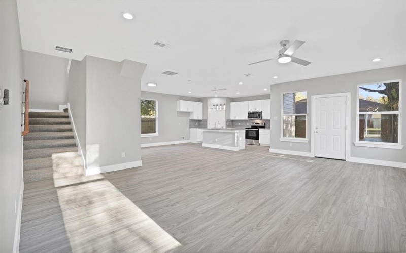 1636 Elsie Faye Heggins, Dallas, TX 75215, 4 Bedrooms Bedrooms, ,2 BathroomsBathrooms,Residential,For Sale,1636 Elsie Faye Heggins,0,21029565