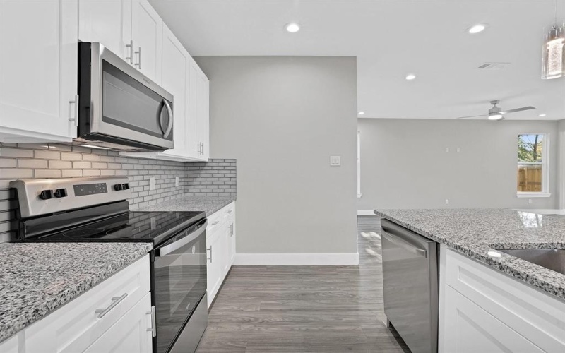 1636 Elsie Faye Heggins, Dallas, TX 75215, 4 Bedrooms Bedrooms, ,2 BathroomsBathrooms,Residential,For Sale,1636 Elsie Faye Heggins,0,21029565
