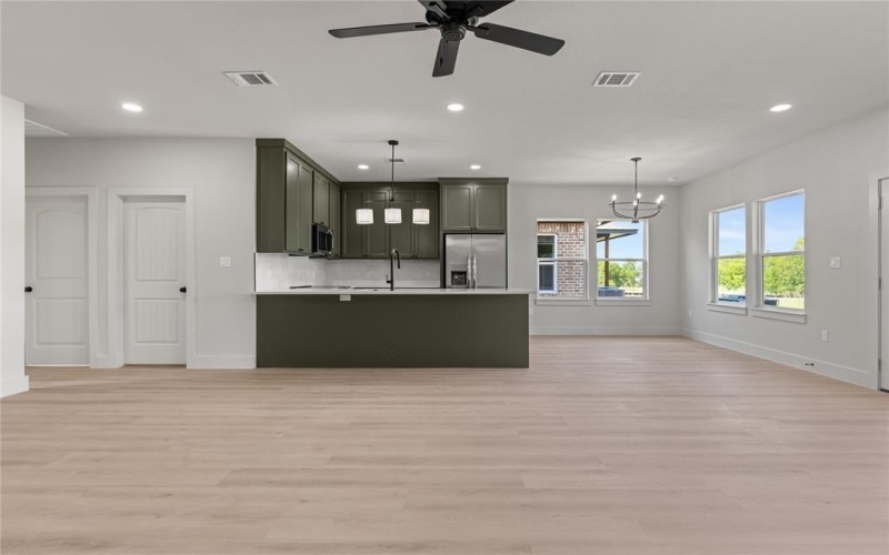 100 Arthur Avenue, McGregor, TX 76657, 3 Bedrooms Bedrooms, ,2 BathroomsBathrooms,Residential,For Sale,100 Arthur Avenue,0,21029884