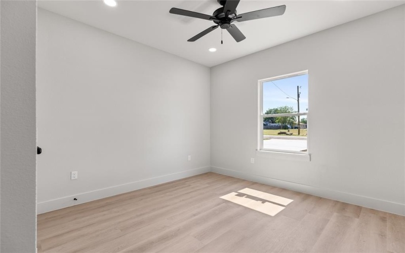 100 Arthur Avenue, McGregor, TX 76657, 3 Bedrooms Bedrooms, ,2 BathroomsBathrooms,Residential,For Sale,100 Arthur Avenue,0,21029884