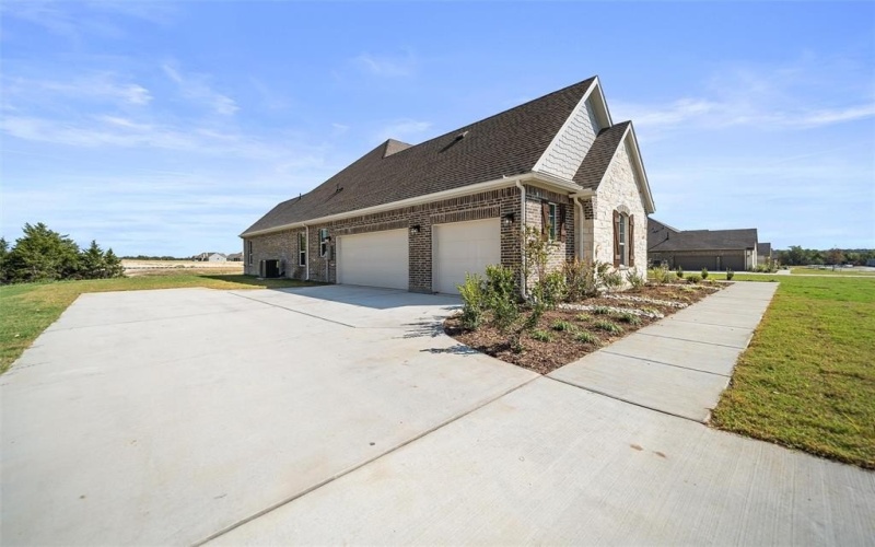 404 Indian Creek Road, Van Alstyne, TX 75495, 3 Bedrooms Bedrooms, ,3 BathroomsBathrooms,Residential,For Sale,404 Indian Creek Road,0,21030001