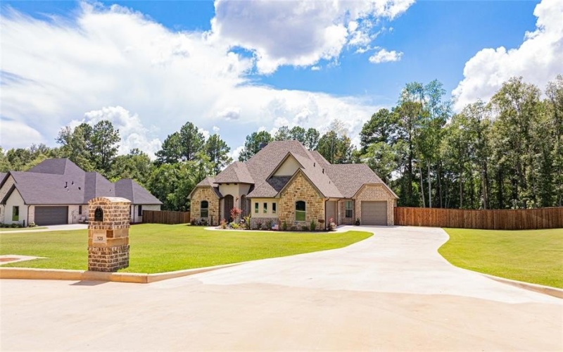 125 Thorn Briar, Longview, TX 75602, 4 Bedrooms Bedrooms, ,3 BathroomsBathrooms,Residential,For Sale,125 Thorn Briar,0,21030099