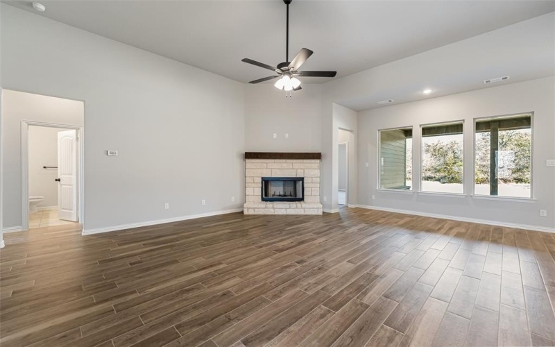 140 Oak Grove Way, Springtown, TX 76082, 4 Bedrooms Bedrooms, ,2 BathroomsBathrooms,Residential,For Sale,140 Oak Grove Way,0,21030263