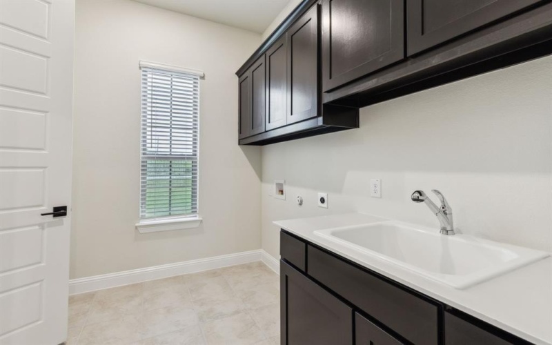 120 S Swan Lake Drive, Waxahachie, TX 75165, 3 Bedrooms Bedrooms, ,2 BathroomsBathrooms,Residential,For Sale,120 S Swan Lake Drive,0,21030267