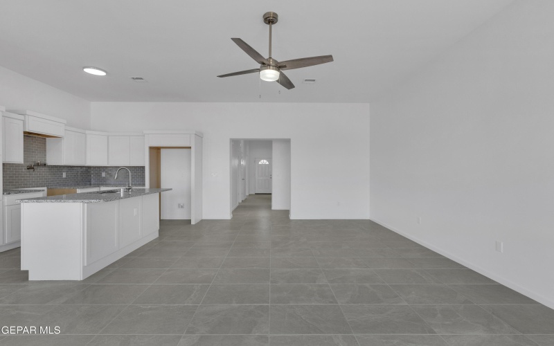15024 Ambition Avenue, El Paso, TX 79938, 3 Habitaciones Habitaciones , ,1 BañoBaños,Residential,En Venta,15024 Ambition Avenue,916651
