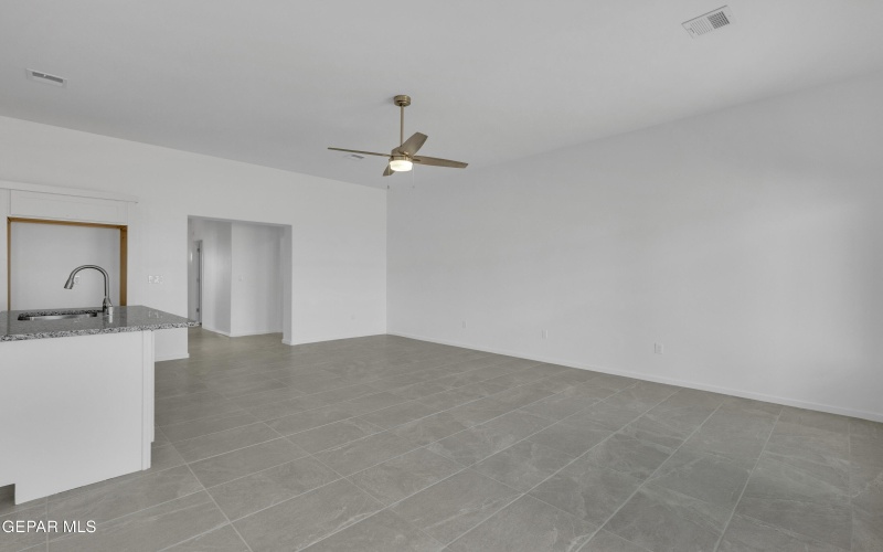 15024 Ambition Avenue, El Paso, TX 79938, 3 Habitaciones Habitaciones , ,1 BañoBaños,Residential,En Venta,15024 Ambition Avenue,916651