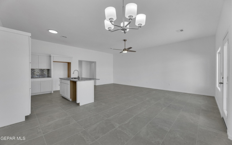 15024 Ambition Avenue, El Paso, TX 79938, 3 Habitaciones Habitaciones , ,1 BañoBaños,Residential,En Venta,15024 Ambition Avenue,916651