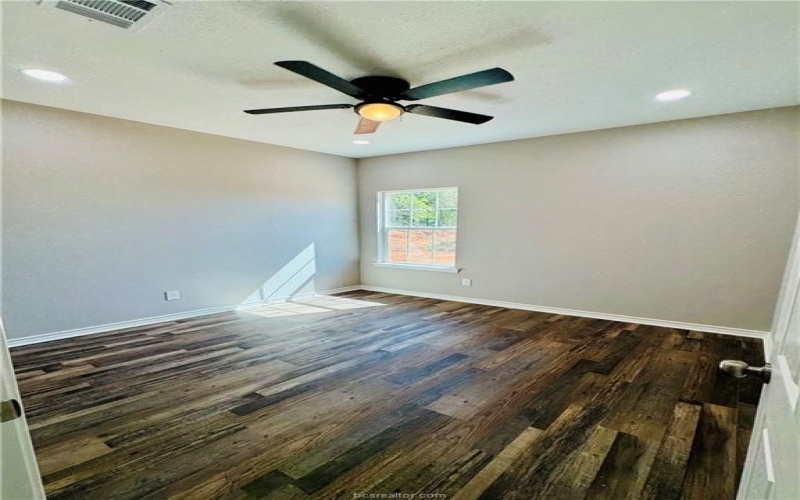 122 East Crestway Street, Hearne, TX 77859, 3 Habitaciones Habitaciones , ,2 BañosBaños,Residential,En Venta,122 East Crestway Street,0,25007623