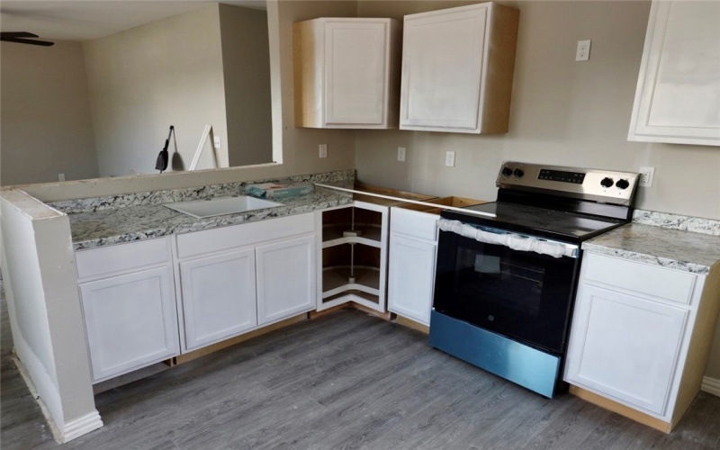 503 Oliver Street, Alice, TX 78332, 1 Dormitorio Habitaciones , ,1 BañoBaños,Residential,En Venta,503 Oliver Street,0,463168