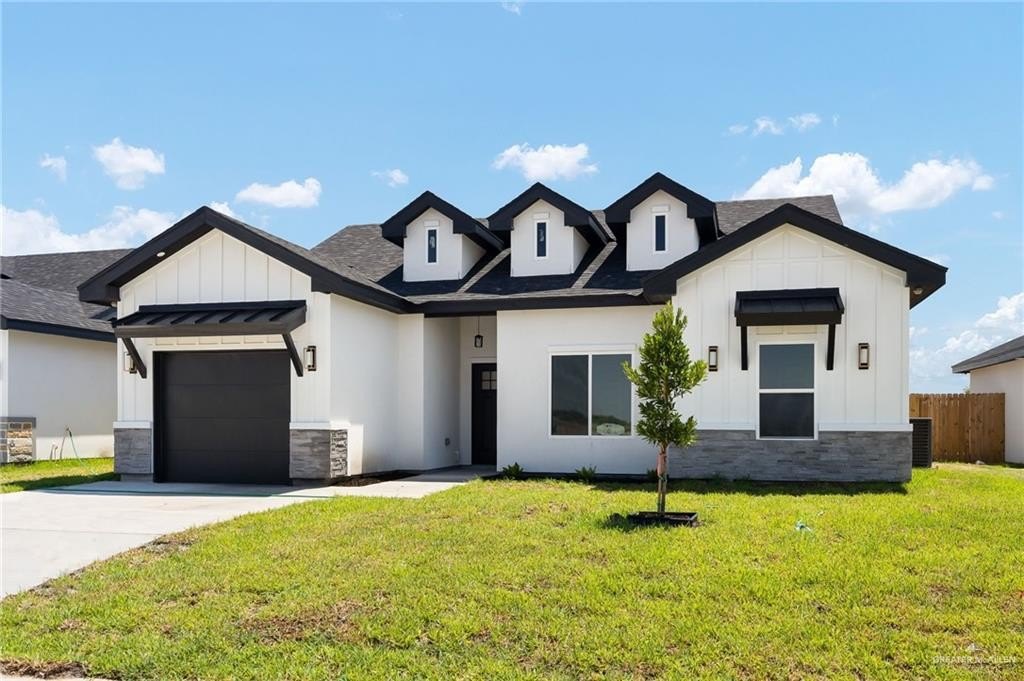 304 N Leon Avenue, Elsa, TX 78543, 3 Bedrooms Bedrooms, ,2 BathroomsBathrooms,Residential,For Sale,304 N Leon Avenue,0,478432