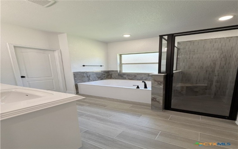 7810 MILO DRIVE, Killeen, TX 76542, 4 Habitaciones Habitaciones , ,3 BañosBaños,Residential,En Venta,7810 MILO DRIVE,0,589507