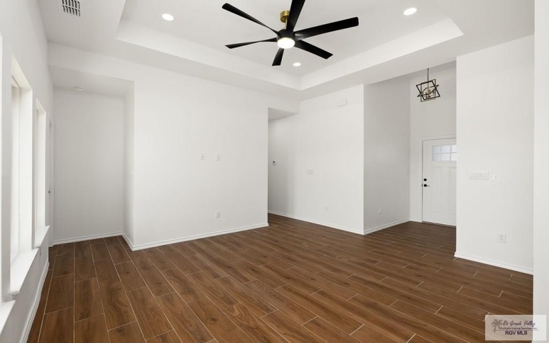 304 N LEON AVE, ELSA, TX 78543, 3 Habitaciones Habitaciones , ,2 BañosBaños,Residential,En Venta,304 N LEON AVE,0,29767587