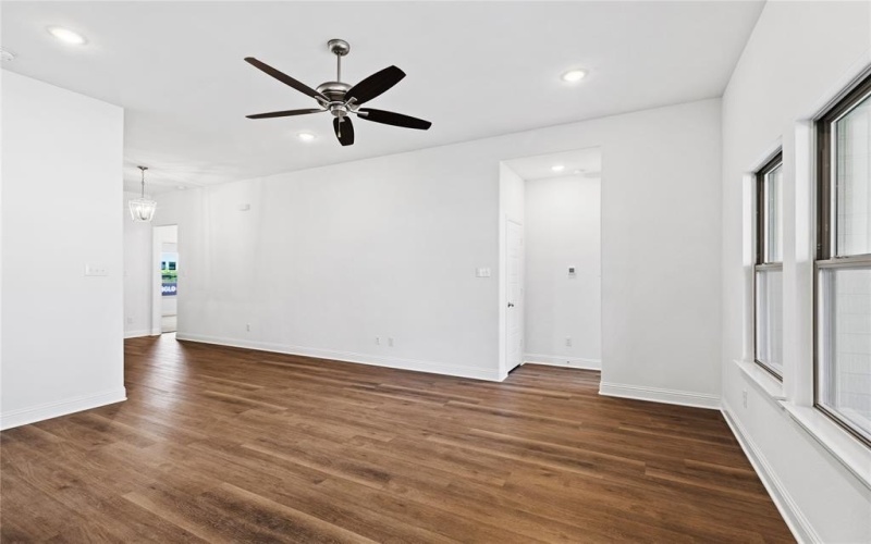 2106 Briarwood, Bridgeport, TX 76426, 4 Bedrooms Bedrooms, ,2 BathroomsBathrooms,Residential,For Sale,2106 Briarwood,0,20976256