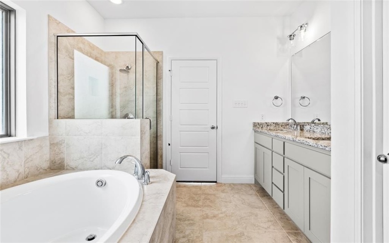 2106 Briarwood, Bridgeport, TX 76426, 4 Bedrooms Bedrooms, ,2 BathroomsBathrooms,Residential,For Sale,2106 Briarwood,0,20976256