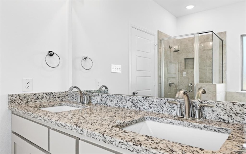 2106 Briarwood, Bridgeport, TX 76426, 4 Bedrooms Bedrooms, ,2 BathroomsBathrooms,Residential,For Sale,2106 Briarwood,0,20976256