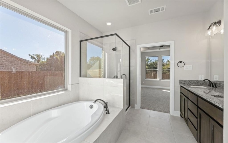 2106 Briarwood, Bridgeport, TX 76426, 4 Bedrooms Bedrooms, ,2 BathroomsBathrooms,Residential,For Sale,2106 Briarwood,0,20976256