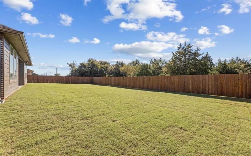 2106 Briarwood, Bridgeport, TX 76426, 4 Bedrooms Bedrooms, ,2 BathroomsBathrooms,Residential,For Sale,2106 Briarwood,0,20976256