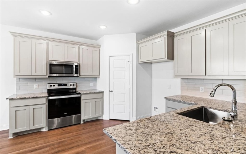 2106 Briarwood, Bridgeport, TX 76426, 4 Bedrooms Bedrooms, ,2 BathroomsBathrooms,Residential,For Sale,2106 Briarwood,0,20976256