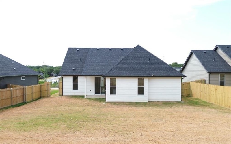 2502 Lakeridge Drive, Granbury, TX 76048, 3 Bedrooms Bedrooms, ,2 BathroomsBathrooms,Residential,For Sale,2502 Lakeridge Drive,0,21029263