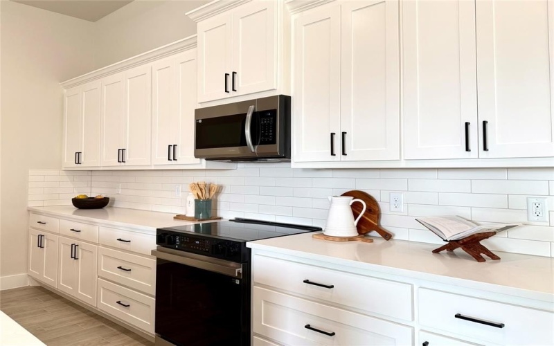2502 Lakeridge Drive, Granbury, TX 76048, 3 Bedrooms Bedrooms, ,2 BathroomsBathrooms,Residential,For Sale,2502 Lakeridge Drive,0,21029263