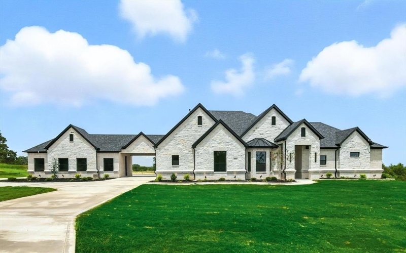 1012 Andy Ranch Court, Azle, TX 76020, 5 Bedrooms Bedrooms, ,3 BathroomsBathrooms,Residential,For Sale,1012 Andy Ranch Court,0,21030168
