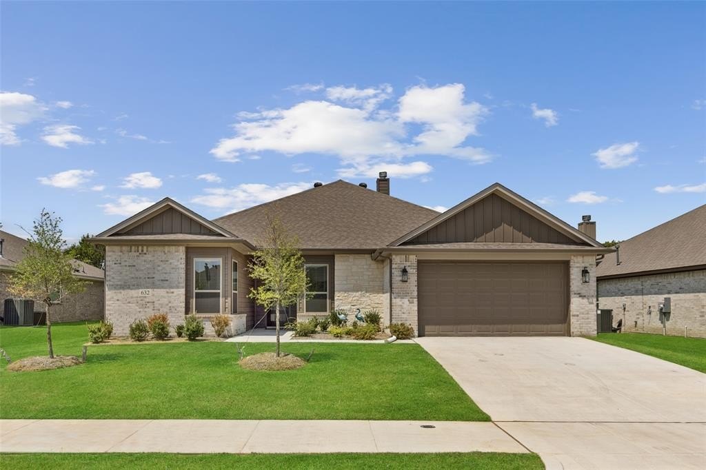 632 Mooney Drive, Saginaw, TX 76179, 4 Bedrooms Bedrooms, ,2 BathroomsBathrooms,Residential,For Sale,632 Mooney Drive,0,21030358