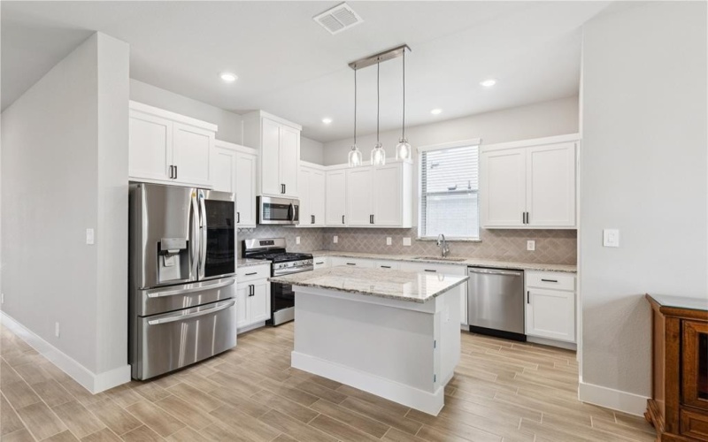632 Mooney Drive, Saginaw, TX 76179, 4 Bedrooms Bedrooms, ,2 BathroomsBathrooms,Residential,For Sale,632 Mooney Drive,0,21030358