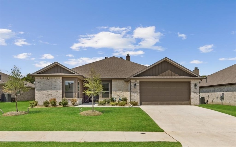632 Mooney Drive, Saginaw, TX 76179, 4 Bedrooms Bedrooms, ,2 BathroomsBathrooms,Residential,For Sale,632 Mooney Drive,0,21030358
