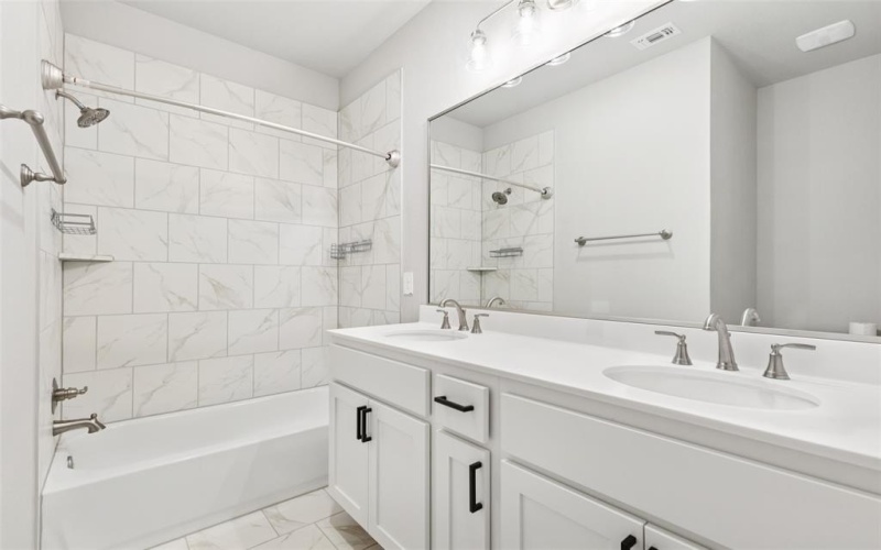 632 Mooney Drive, Saginaw, TX 76179, 4 Bedrooms Bedrooms, ,2 BathroomsBathrooms,Residential,For Sale,632 Mooney Drive,0,21030358