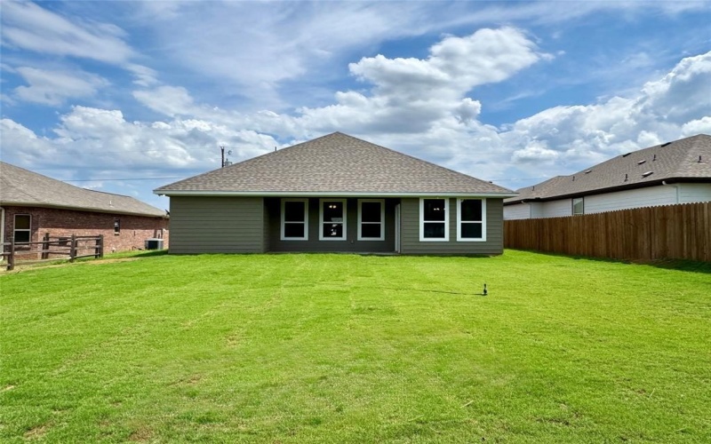 2302 Forest Hill Lane, Granbury, TX 76048, 3 Bedrooms Bedrooms, ,2 BathroomsBathrooms,Residential,For Sale,2302 Forest Hill Lane,0,21030447