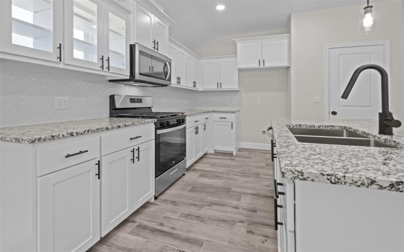 16310 Crossing Circle, Lindale, TX 75771, 4 Bedrooms Bedrooms, ,2 BathroomsBathrooms,Residential,For Sale,16310 Crossing Circle,0,21030577