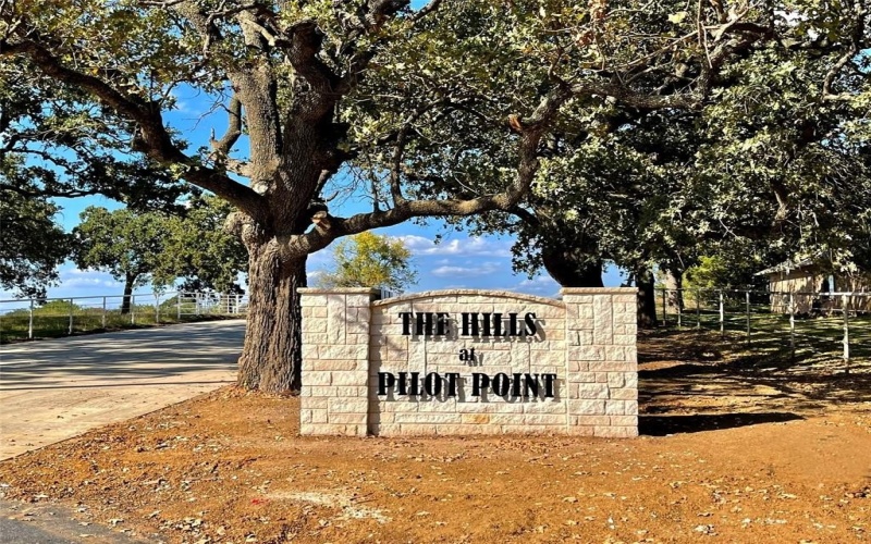 800 Vest Lane, Pilot Point, TX 76258, 4 Habitaciones Habitaciones , ,3 BañosBaños,Residential,En Venta,800 Vest Lane,0,21031001