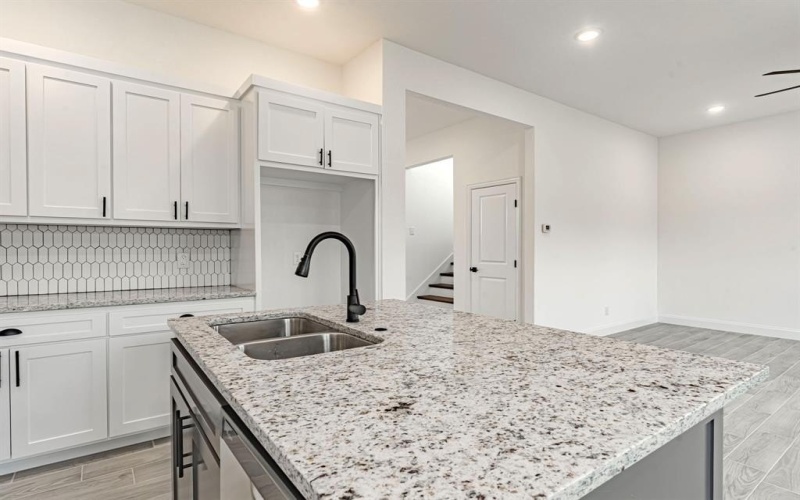 5420 Van Horn Drive, Granbury, TX 76048, 4 Bedrooms Bedrooms, ,2 BathroomsBathrooms,Residential,For Sale,5420 Van Horn Drive,0,21031074