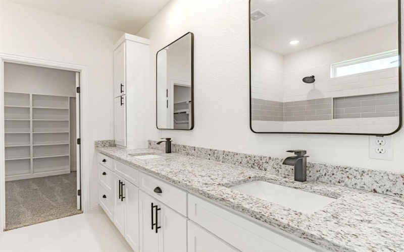 5420 Van Horn Drive, Granbury, TX 76048, 4 Bedrooms Bedrooms, ,2 BathroomsBathrooms,Residential,For Sale,5420 Van Horn Drive,0,21031074