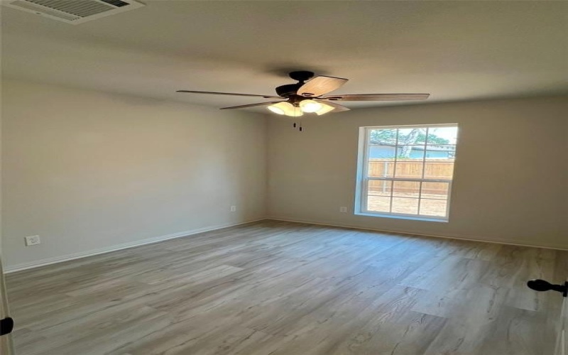 406 Conway Street, Lacy Lakeview, TX 76705, 4 Habitaciones Habitaciones , ,2 BañosBaños,Residential,En Venta,406 Conway Street,0,21031337