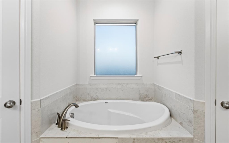 2110 Briarwood Drive, Bridgeport, TX 76426, 4 Bedrooms Bedrooms, ,2 BathroomsBathrooms,Residential,For Sale,2110 Briarwood Drive,0,21031552