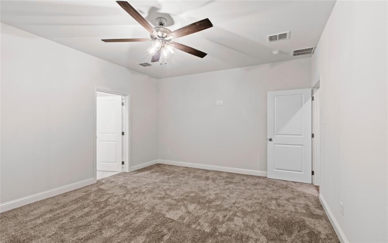 2110 Briarwood Drive, Bridgeport, TX 76426, 4 Bedrooms Bedrooms, ,2 BathroomsBathrooms,Residential,For Sale,2110 Briarwood Drive,0,21031552