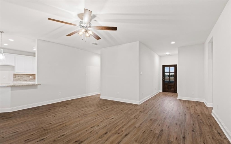 2110 Briarwood Drive, Bridgeport, TX 76426, 4 Bedrooms Bedrooms, ,2 BathroomsBathrooms,Residential,For Sale,2110 Briarwood Drive,0,21031552