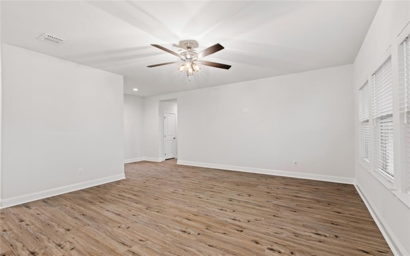 2110 Briarwood Drive, Bridgeport, TX 76426, 4 Bedrooms Bedrooms, ,2 BathroomsBathrooms,Residential,For Sale,2110 Briarwood Drive,0,21031552