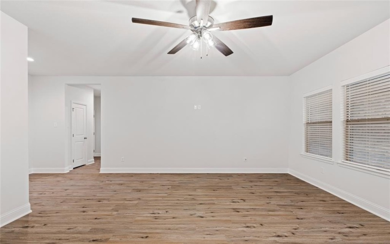 2110 Briarwood Drive, Bridgeport, TX 76426, 4 Bedrooms Bedrooms, ,2 BathroomsBathrooms,Residential,For Sale,2110 Briarwood Drive,0,21031552