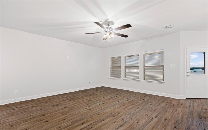 2110 Briarwood Drive, Bridgeport, TX 76426, 4 Bedrooms Bedrooms, ,2 BathroomsBathrooms,Residential,For Sale,2110 Briarwood Drive,0,21031552