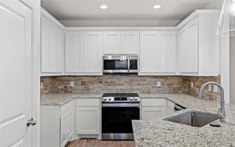 2110 Briarwood Drive, Bridgeport, TX 76426, 4 Bedrooms Bedrooms, ,2 BathroomsBathrooms,Residential,For Sale,2110 Briarwood Drive,0,21031552