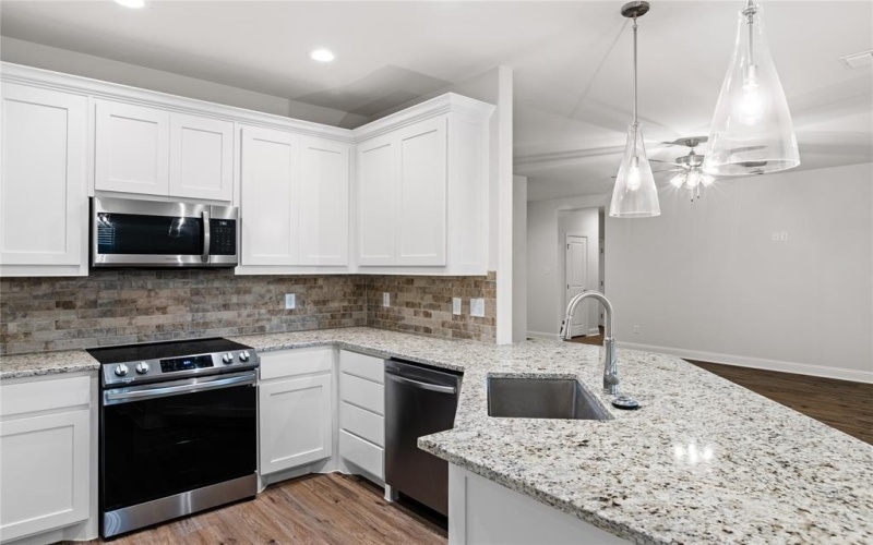 2110 Briarwood Drive, Bridgeport, TX 76426, 4 Bedrooms Bedrooms, ,2 BathroomsBathrooms,Residential,For Sale,2110 Briarwood Drive,0,21031552