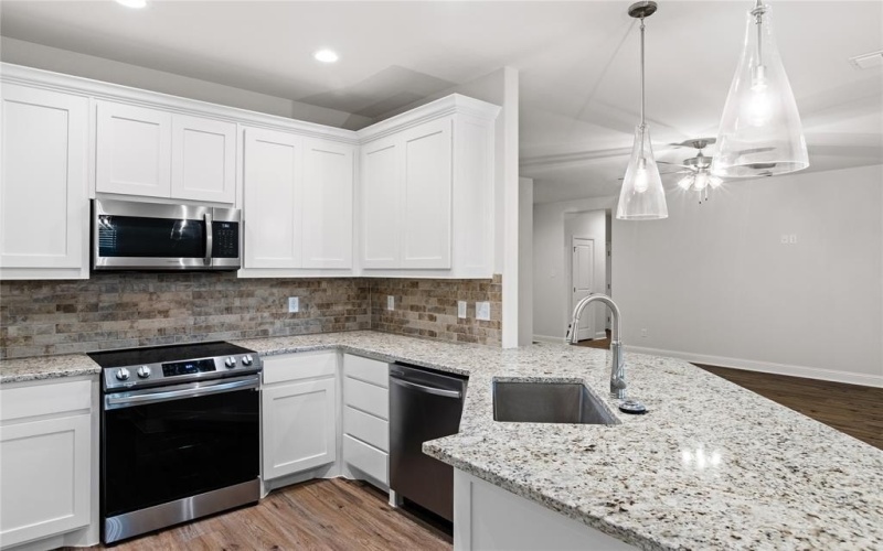 2110 Briarwood Drive, Bridgeport, TX 76426, 4 Bedrooms Bedrooms, ,2 BathroomsBathrooms,Residential,For Sale,2110 Briarwood Drive,0,21031552