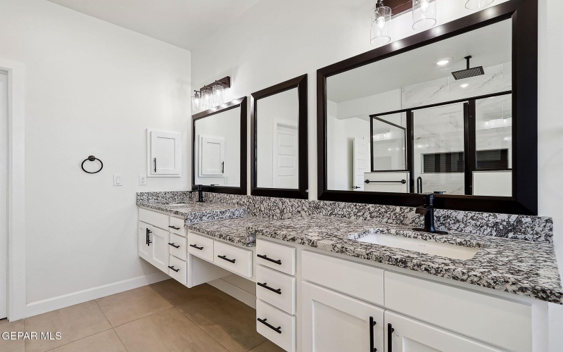 5997 RUIDOSO DOWNS Street, El Paso, TX 79932, 4 Habitaciones Habitaciones , ,3 BañosBaños,Residential,En Venta,5997 RUIDOSO DOWNS Street,916755