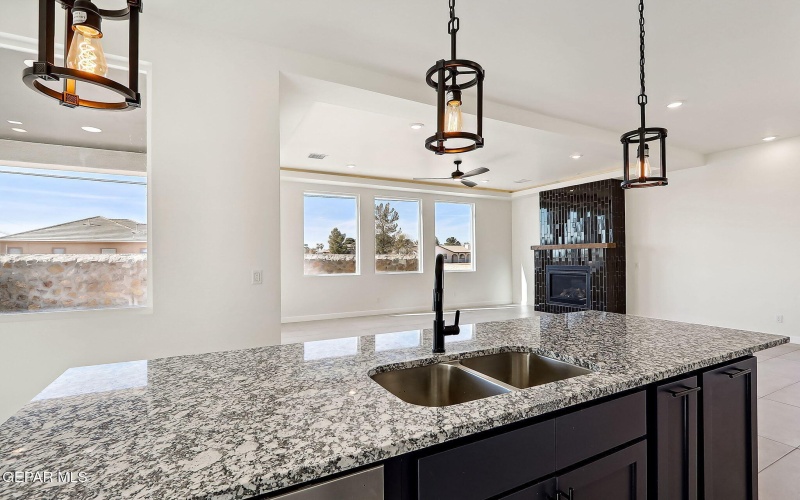 5997 RUIDOSO DOWNS Street, El Paso, TX 79932, 4 Habitaciones Habitaciones , ,3 BañosBaños,Residential,En Venta,5997 RUIDOSO DOWNS Street,916755