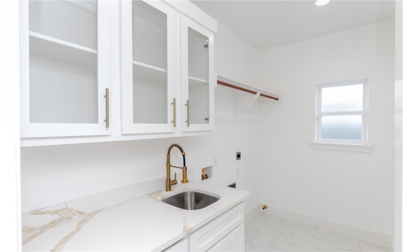 13974 Blackbeard Drive, Corpus Christi, TX 78418, 5 Bedrooms Bedrooms, ,3 BathroomsBathrooms,Residential,For Sale,13974 Blackbeard Drive,0,463493