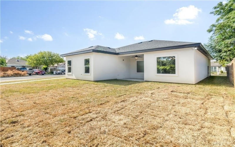 1702 Wilcox Drive, Edinburg, TX 78542, 3 Bedrooms Bedrooms, ,2 BathroomsBathrooms,Residential,For Sale,1702 Wilcox Drive,0,478434